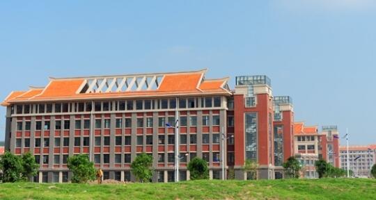 北部灣大學(xué)在哪里？北部灣大學(xué)濱海校區(qū)地址是多少？郵編是多少？